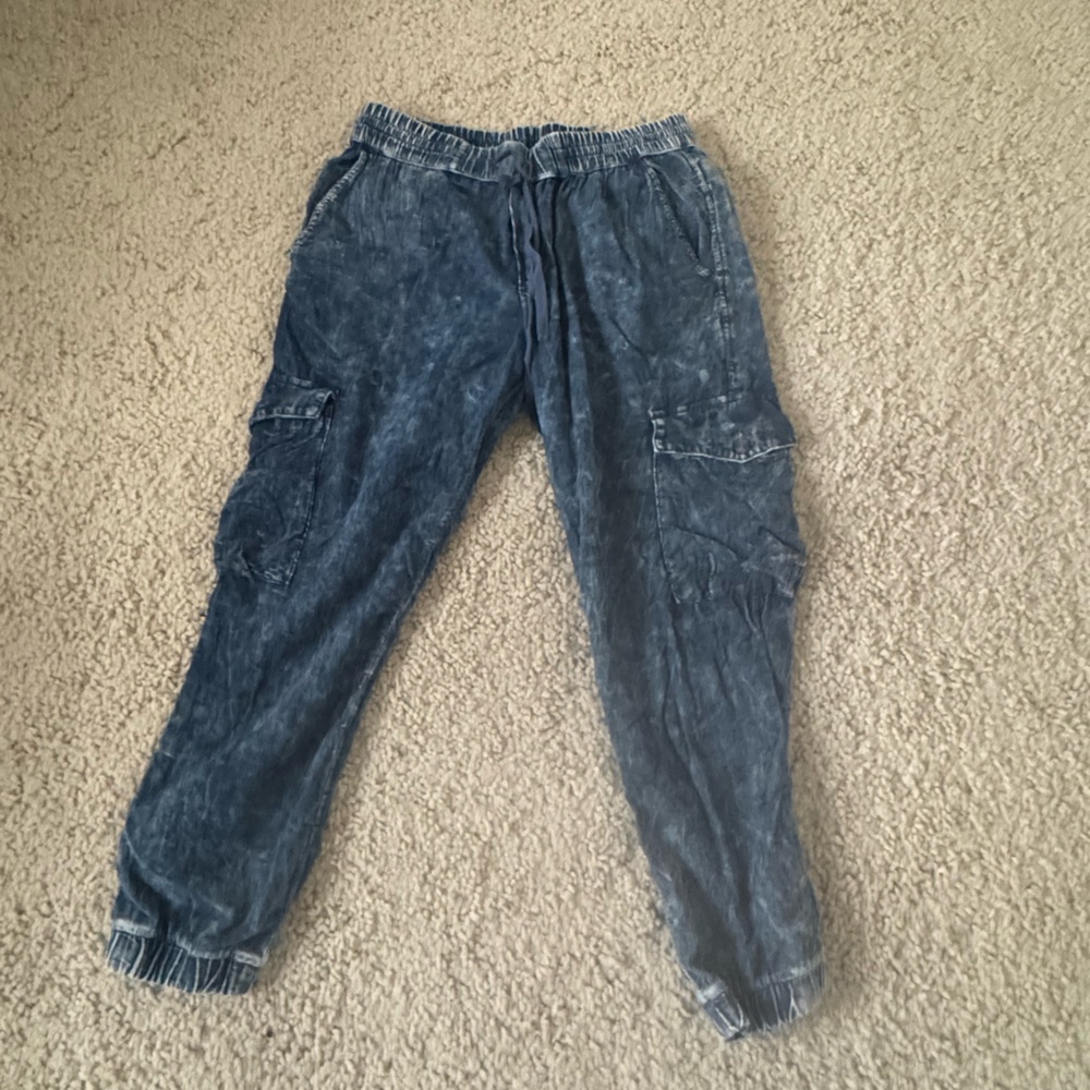 Bella Dahl Washed Indigo Cargo Jogger Pants
